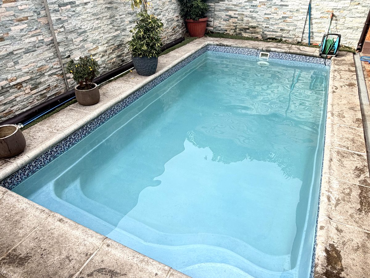 Después: piscina cristalina en Santiago