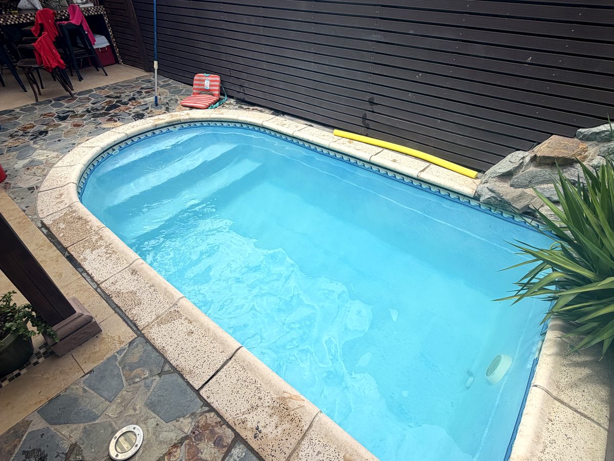 Después: piscina cristalina en Santiago